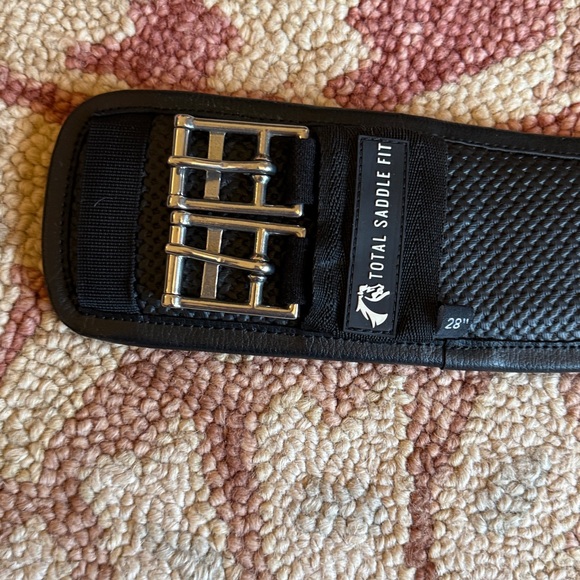 28" Total Saddle Fit Anatomic Girth - Picture 2 of 3